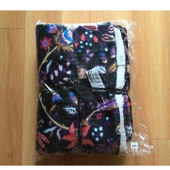 Vera Bradley Bedding Nwt Vera Bradley Cozy Life Throw Blanket
